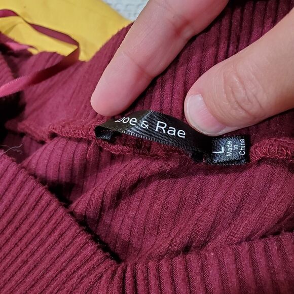 Doe & rae tunic size large wine color off shoulder rusched - Picture 7 of 7